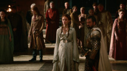 extant_GameOfThrones_2x04-GardenOfBones_0722