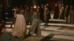 extant_GameOfThrones_2x04-GardenOfBones_0737