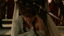 extant_GameOfThrones_2x04-GardenOfBones_0754