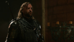 extant_GameOfThrones_2x04-GardenOfBones_0755