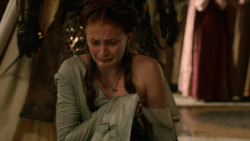 extant_GameOfThrones_2x04-GardenOfBones_0757