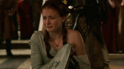 extant_GameOfThrones_2x04-GardenOfBones_0758