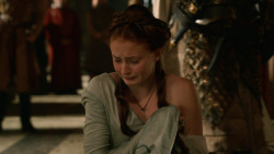 extant_GameOfThrones_2x04-GardenOfBones_0759