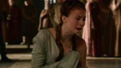 extant_GameOfThrones_2x04-GardenOfBones_0767