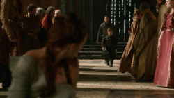 extant_GameOfThrones_2x04-GardenOfBones_0775