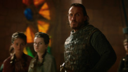 extant_GameOfThrones_2x04-GardenOfBones_0795