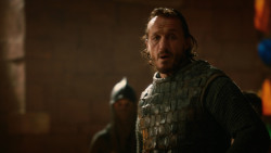 extant_GameOfThrones_2x04-GardenOfBones_0798