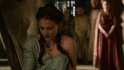 extant_GameOfThrones_2x04-GardenOfBones_0817