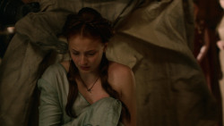 extant_GameOfThrones_2x04-GardenOfBones_0818