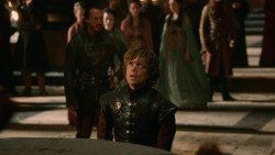extant_GameOfThrones_2x04-GardenOfBones_0828
