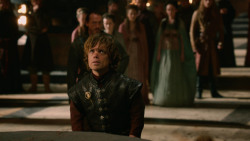 extant_GameOfThrones_2x04-GardenOfBones_0830