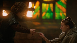 extant_GameOfThrones_2x04-GardenOfBones_0893