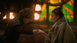 extant_GameOfThrones_2x04-GardenOfBones_0895