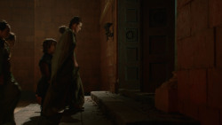 extant_GameOfThrones_2x04-GardenOfBones_0932