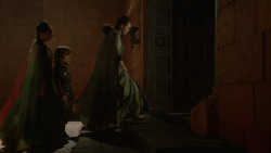 extant_GameOfThrones_2x04-GardenOfBones_0933