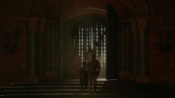 extant_GameOfThrones_2x04-GardenOfBones_0945