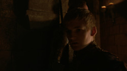 extant_GameOfThrones_2x04-GardenOfBones_1011