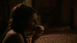 extant_GameOfThrones_2x04-GardenOfBones_1034