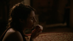 extant_GameOfThrones_2x04-GardenOfBones_1035