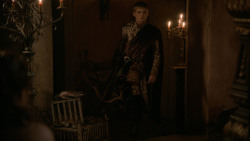 extant_GameOfThrones_2x04-GardenOfBones_1041