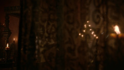 extant_GameOfThrones_2x04-GardenOfBones_1078