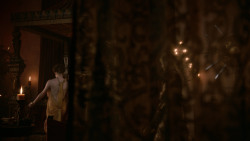 extant_GameOfThrones_2x04-GardenOfBones_1079