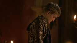 extant_GameOfThrones_2x04-GardenOfBones_1082