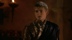 extant_GameOfThrones_2x04-GardenOfBones_1088