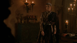 extant_GameOfThrones_2x04-GardenOfBones_1104