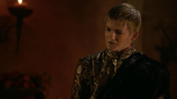 extant_GameOfThrones_2x04-GardenOfBones_1143