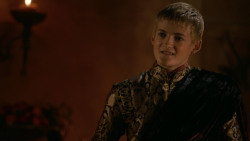 extant_GameOfThrones_2x04-GardenOfBones_1160