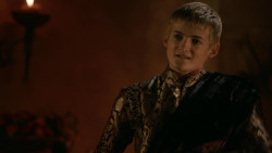extant_GameOfThrones_2x04-GardenOfBones_1161