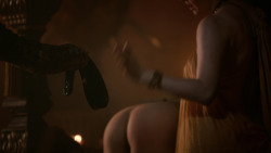 extant_GameOfThrones_2x04-GardenOfBones_1171