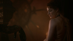 extant_GameOfThrones_2x04-GardenOfBones_1174