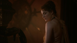 extant_GameOfThrones_2x04-GardenOfBones_1176
