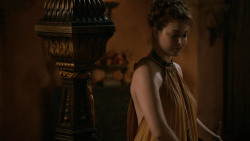 extant_GameOfThrones_2x04-GardenOfBones_1192