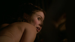 extant_GameOfThrones_2x04-GardenOfBones_1204
