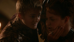 extant_GameOfThrones_2x04-GardenOfBones_1226