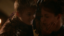 extant_GameOfThrones_2x04-GardenOfBones_1227