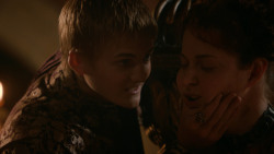 extant_GameOfThrones_2x04-GardenOfBones_1228