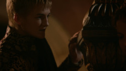 extant_GameOfThrones_2x04-GardenOfBones_1235