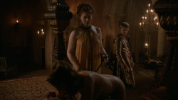 extant_GameOfThrones_2x04-GardenOfBones_1245