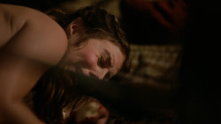 extant_GameOfThrones_2x04-GardenOfBones_1255