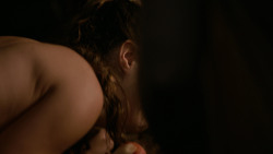 extant_GameOfThrones_2x04-GardenOfBones_1257