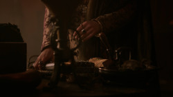 extant_GameOfThrones_2x04-GardenOfBones_1268