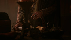 extant_GameOfThrones_2x04-GardenOfBones_1269