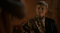 extant_GameOfThrones_2x04-GardenOfBones_1281