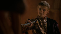 extant_GameOfThrones_2x04-GardenOfBones_1283