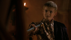extant_GameOfThrones_2x04-GardenOfBones_1284