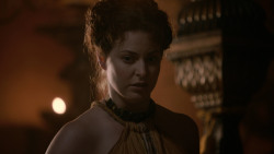 extant_GameOfThrones_2x04-GardenOfBones_1318